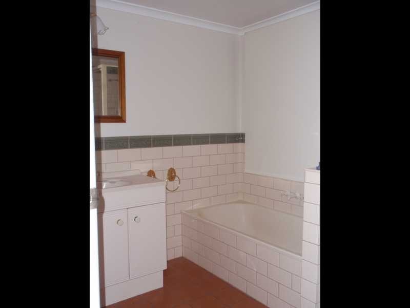 4 Simpson Street, North Ipswich QLD 4305