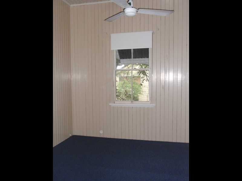 4 Simpson Street, North Ipswich QLD 4305