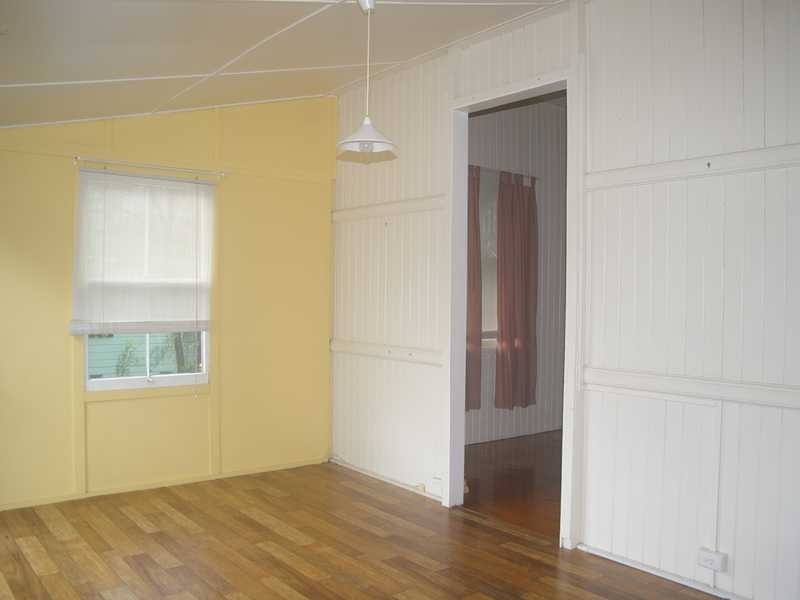 4 Simpson Street, North Ipswich QLD 4305