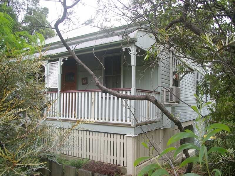 4 Simpson Street, North Ipswich QLD 4305