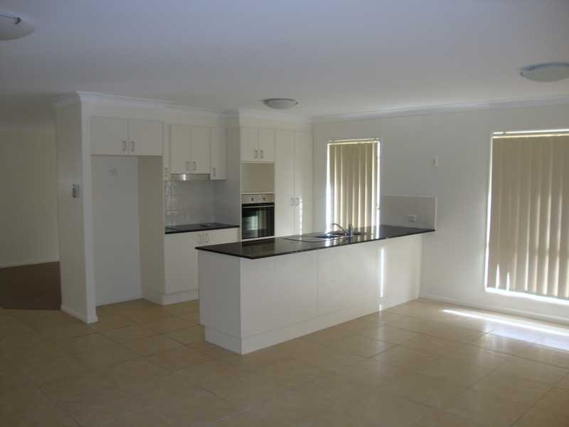 10 Armani Avenue, Wulkuraka QLD 4305