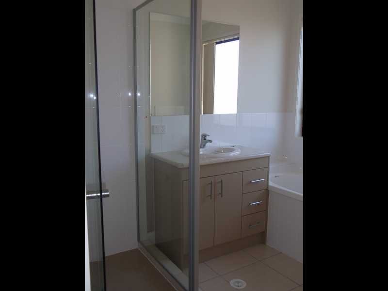 35 Nixon Street, North Booval QLD 4304