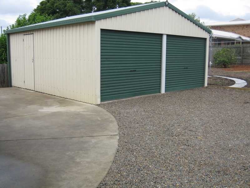 11 Clifton Street, Booval QLD 4304