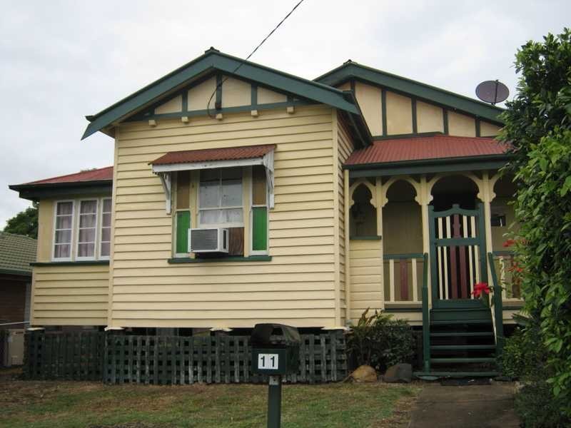 11 Clifton Street, Booval QLD 4304