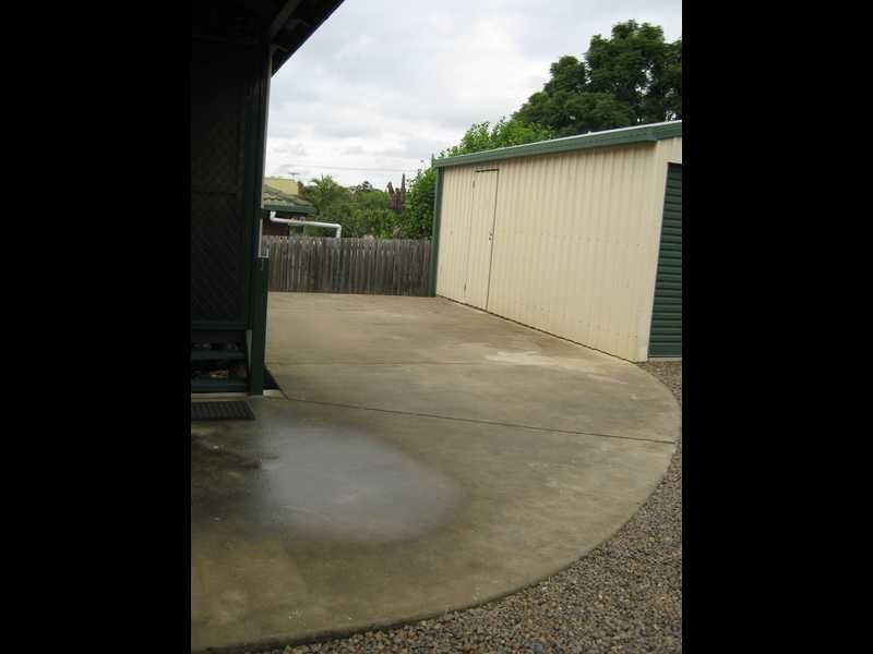 11 Clifton Street, Booval QLD 4304