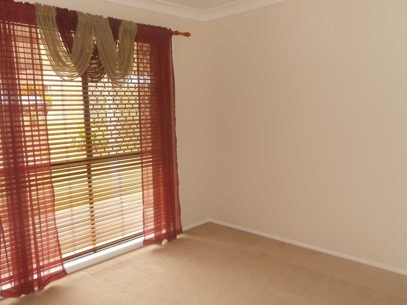 Unit 1/37 Somerfield Drive, Redbank Plains QLD 4301