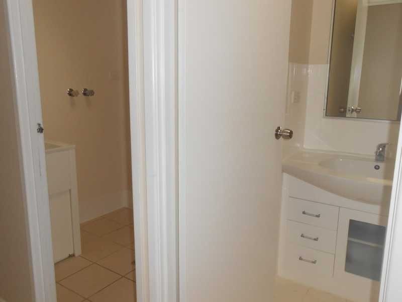 Unit 1/37 Somerfield Drive, Redbank Plains QLD 4301