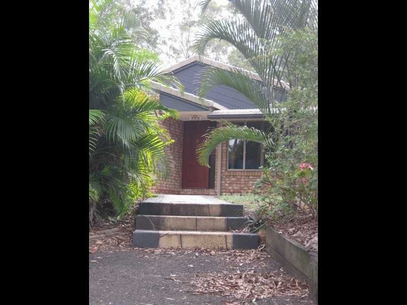 8 Cronin Court, Chuwar QLD 4306