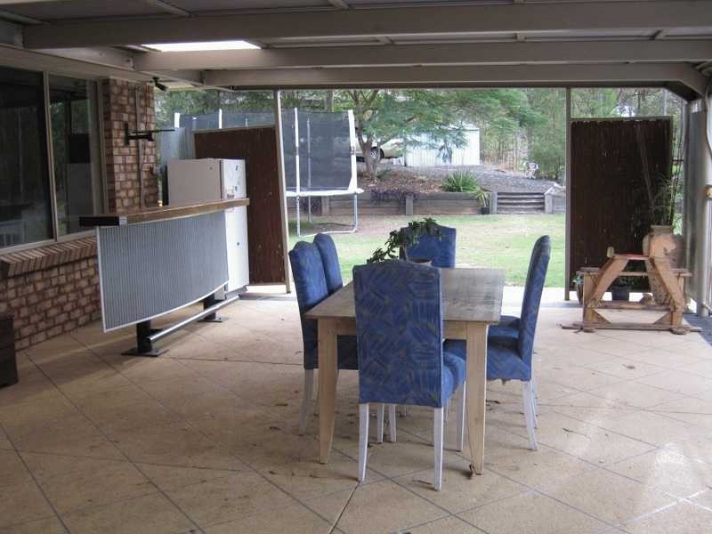 8 Cronin Court, Chuwar QLD 4306