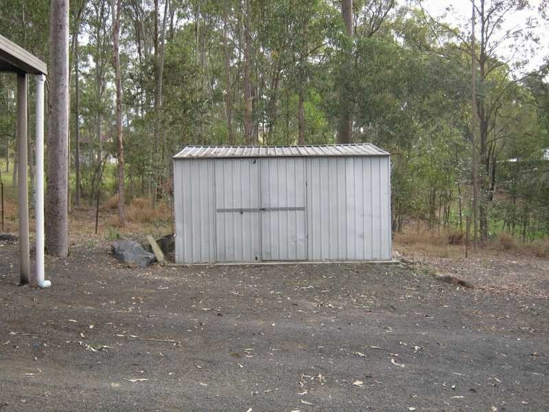 8 Cronin Court, Chuwar QLD 4306