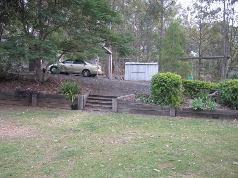 8 Cronin Court, Chuwar QLD 4306