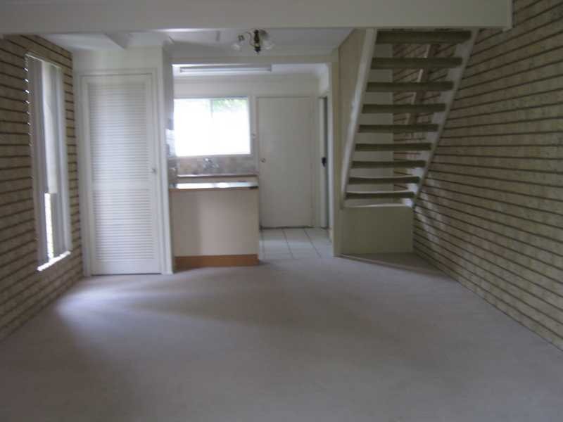Unit 9/16 Lindsay Street, Bundamba QLD 4304