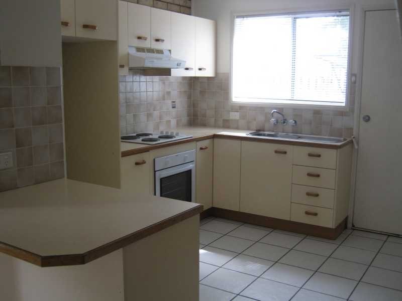 Unit 9/16 Lindsay Street, Bundamba QLD 4304
