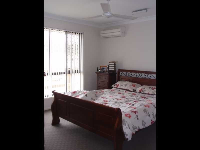 6 Eric Drive, Blackstone QLD 4304