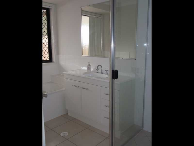 6 Eric Drive, Blackstone QLD 4304