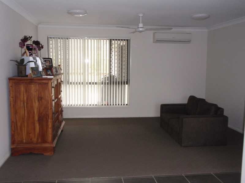 6 Eric Drive, Blackstone QLD 4304