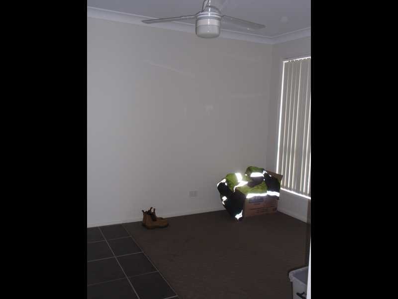 6 Eric Drive, Blackstone QLD 4304