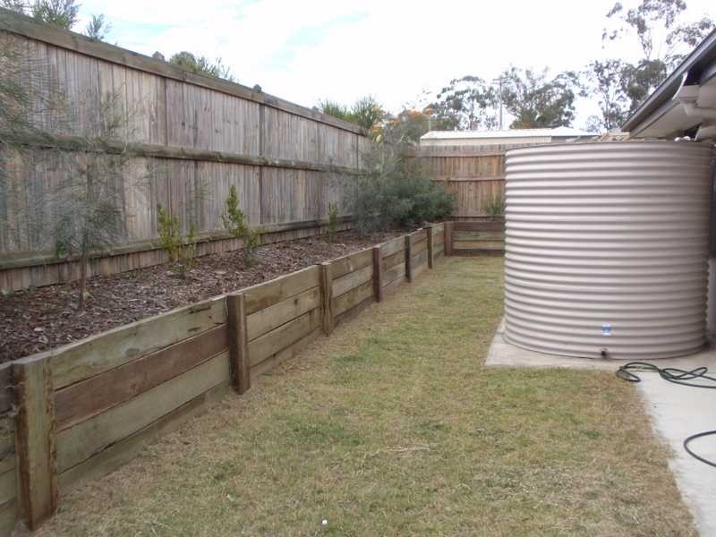 6 Eric Drive, Blackstone QLD 4304