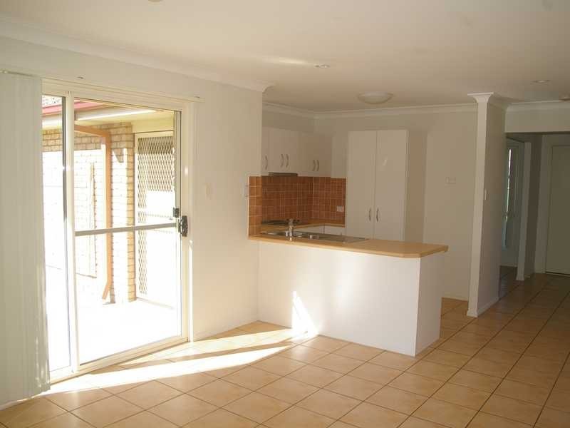 90 Anna Drive, Raceview QLD 4305