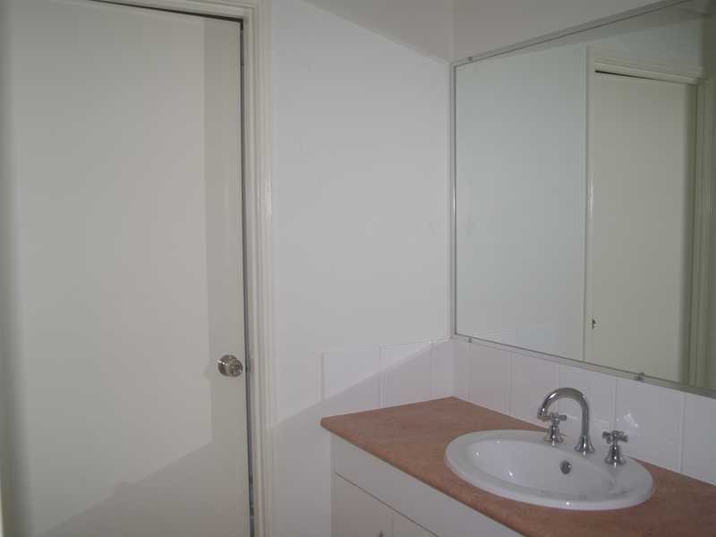 90 Anna Drive, Raceview QLD 4305