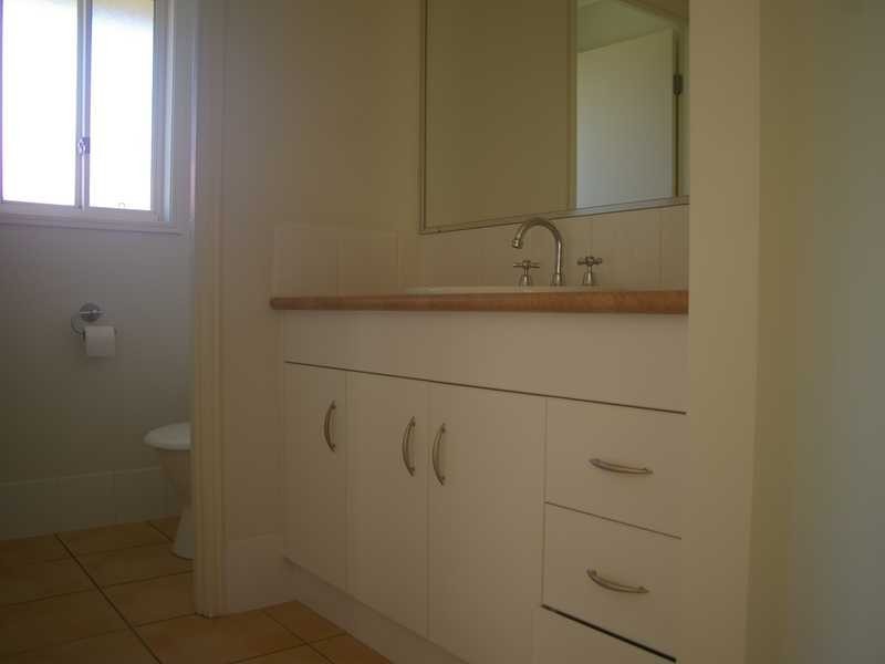 90 Anna Drive, Raceview QLD 4305