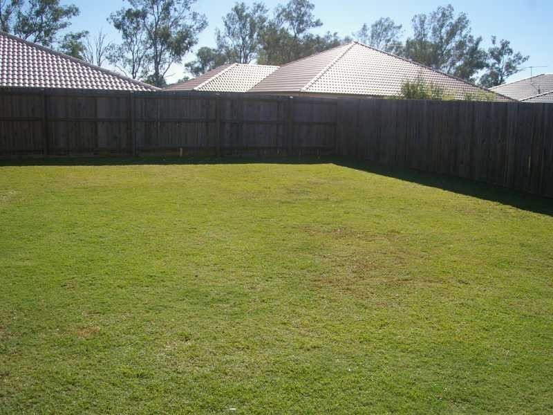 90 Anna Drive, Raceview QLD 4305