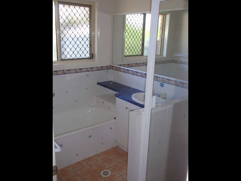 18 Crosby Crescent, Raceview QLD 4305