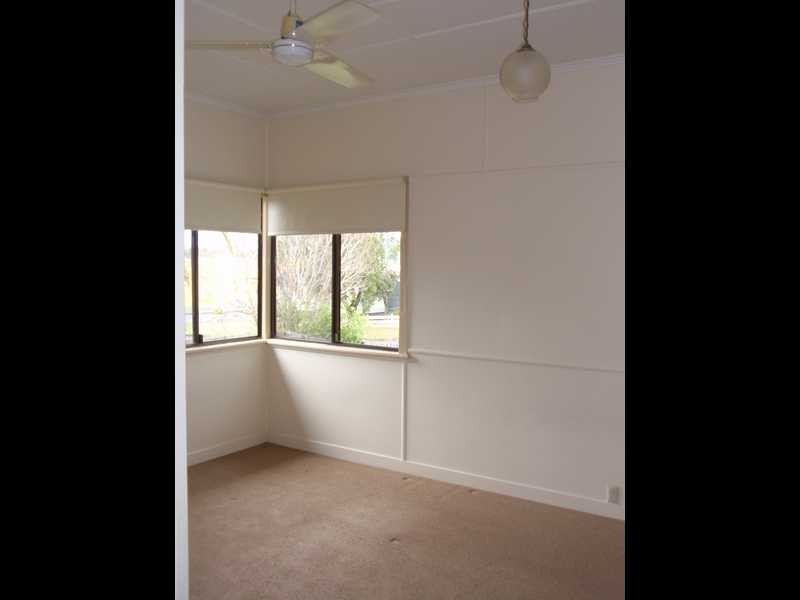 6 Kruger Street, Booval QLD 4304