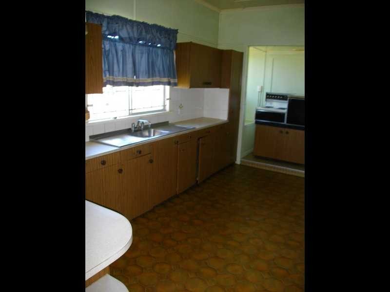 47 Dwyer Street, Silkstone QLD 4304