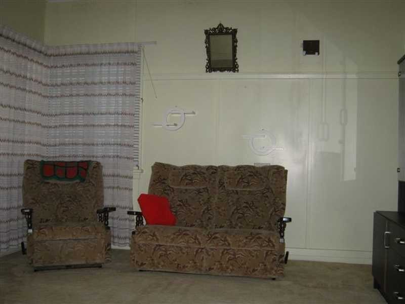 11 Lusitania Street, Newtown QLD 4305