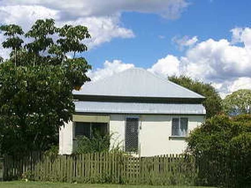 9 Booval Street, Booval QLD 4304