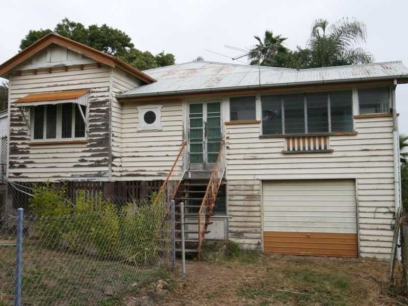 11 Chelmsford Avenue, Ipswich QLD 4305