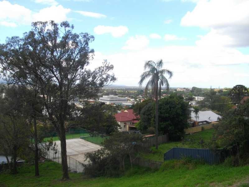 11 Chelmsford Avenue, Ipswich QLD 4305