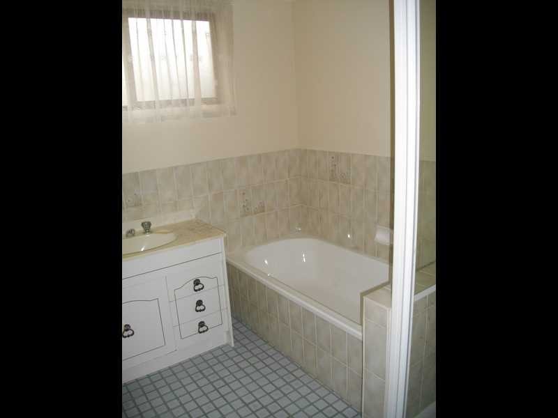 27 Warner Street, Raceview QLD 4305