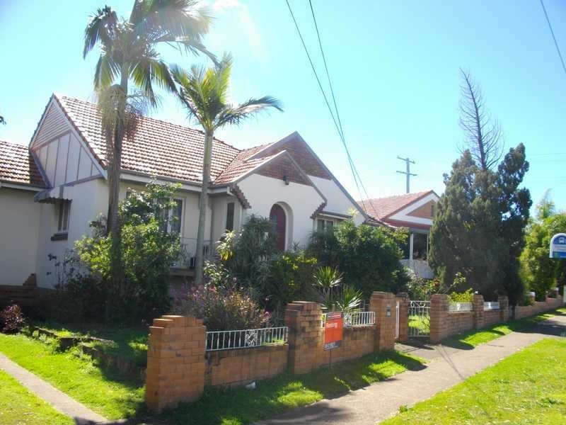 186 Brisbane Road, Booval QLD 4304