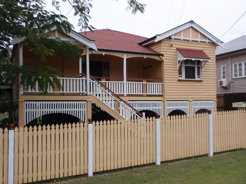 9 Foote Street, Newtown QLD 4305