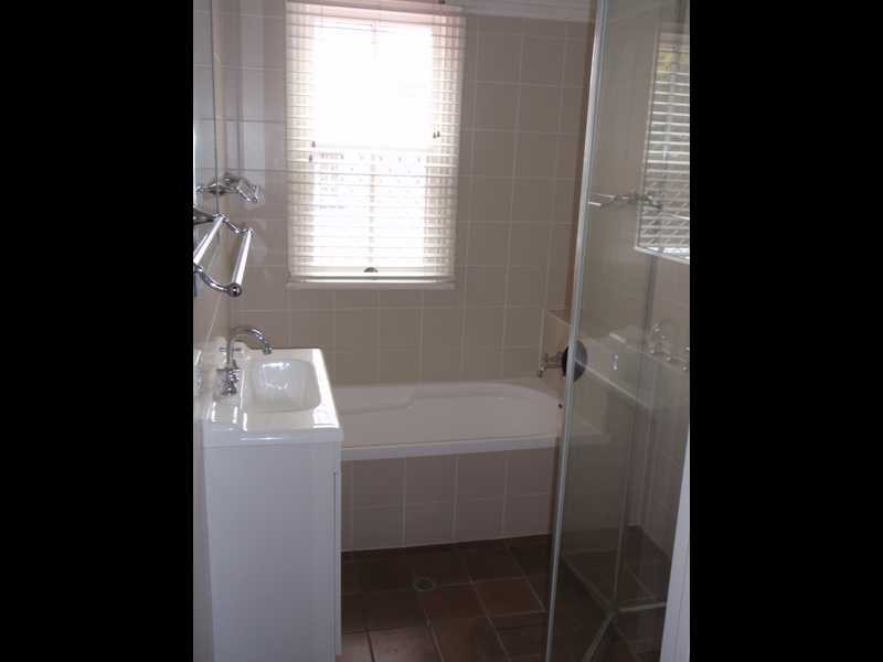 9 Foote Street, Newtown QLD 4305