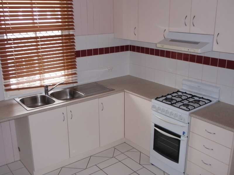 9 Foote Street, Newtown QLD 4305