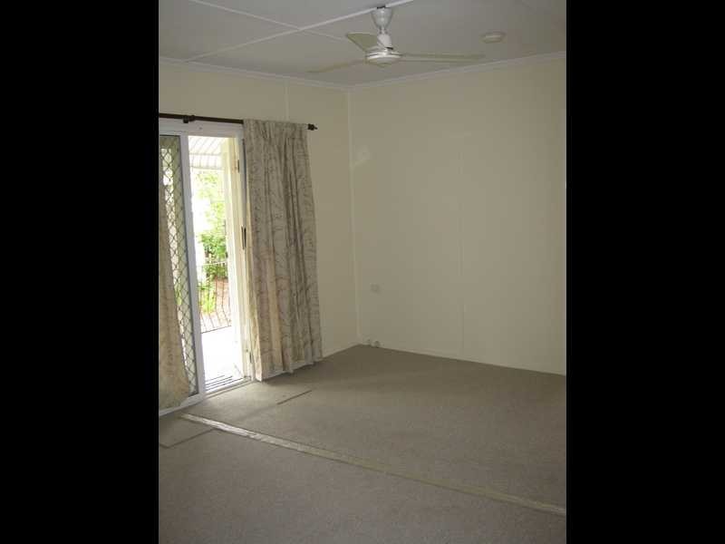 34 Dell Street, Eastern Heights QLD 4305