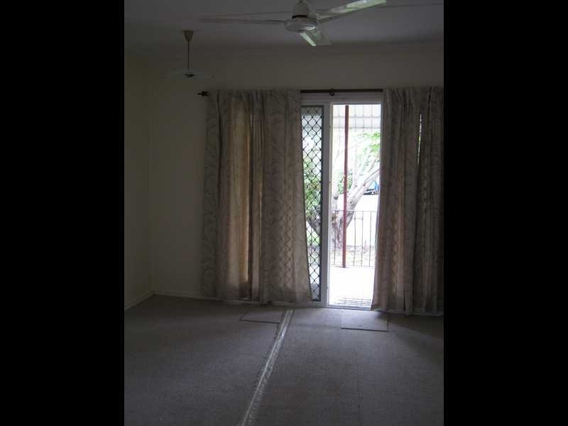 34 Dell Street, Eastern Heights QLD 4305