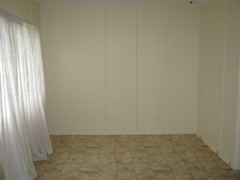 34 Dell Street, Eastern Heights QLD 4305