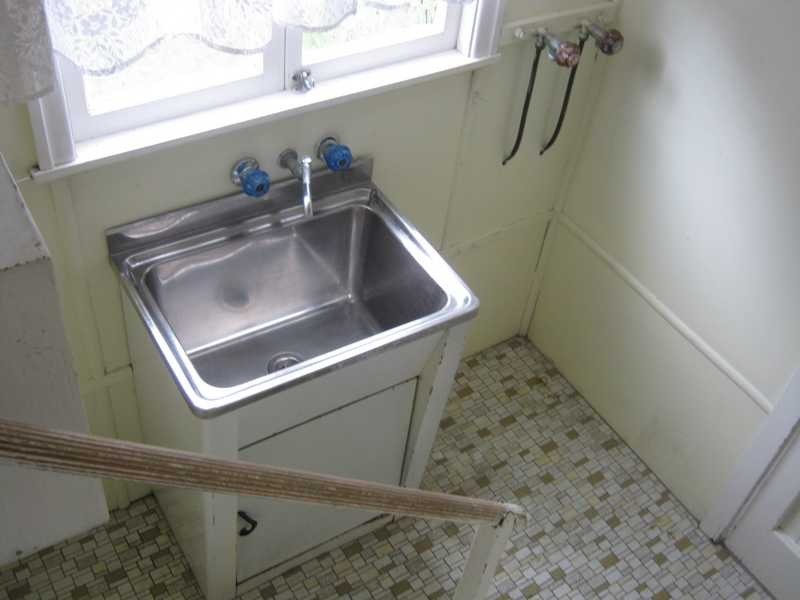 34 Dell Street, Eastern Heights QLD 4305