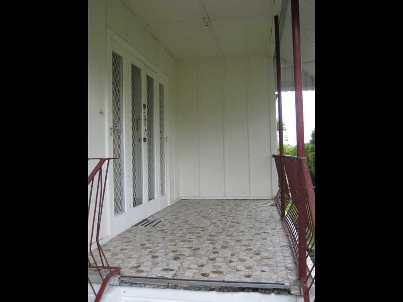 34 Dell Street, Eastern Heights QLD 4305