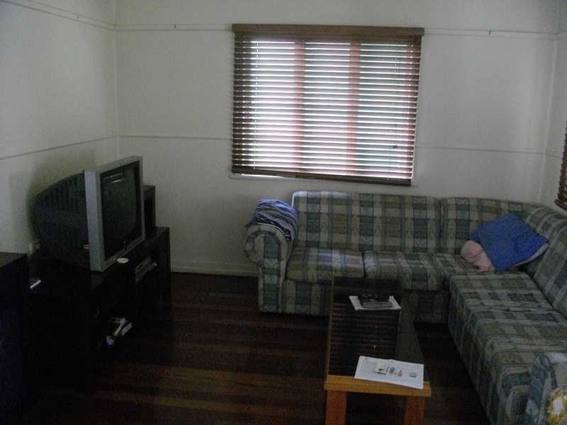 122 Jacaranda Street, North Booval QLD 4304