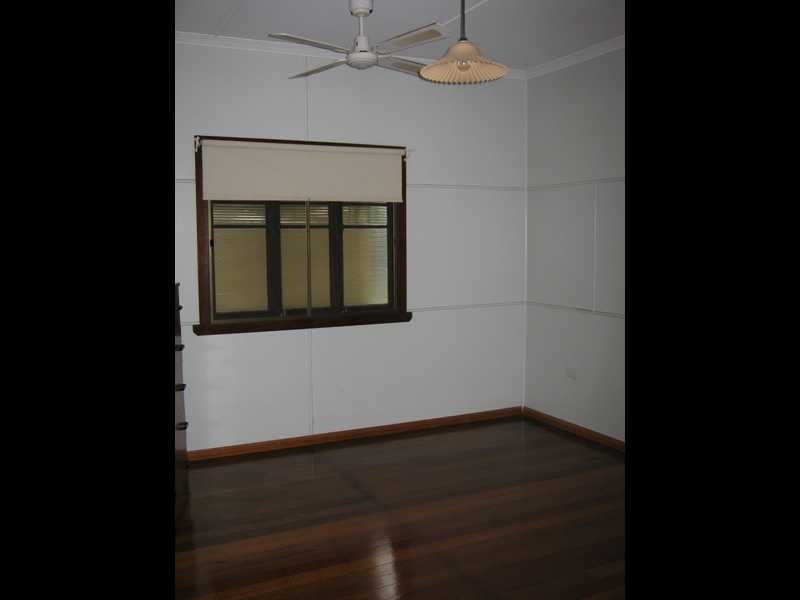 15 Station Road, Riverview QLD 4303