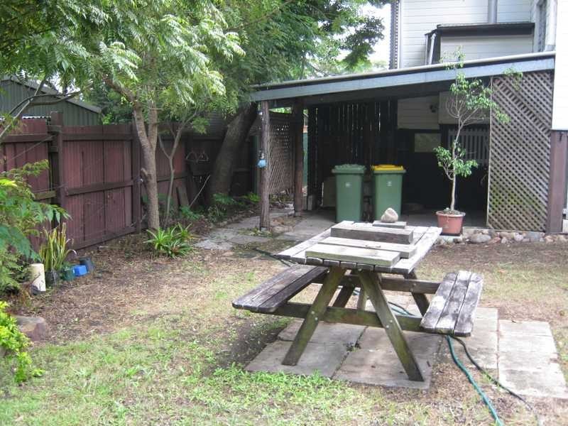 1 Sloman Street, Booval QLD 4304