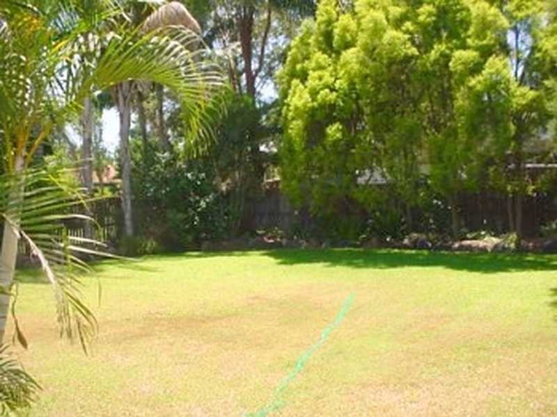 4 Thurso Street, North Booval QLD 4304