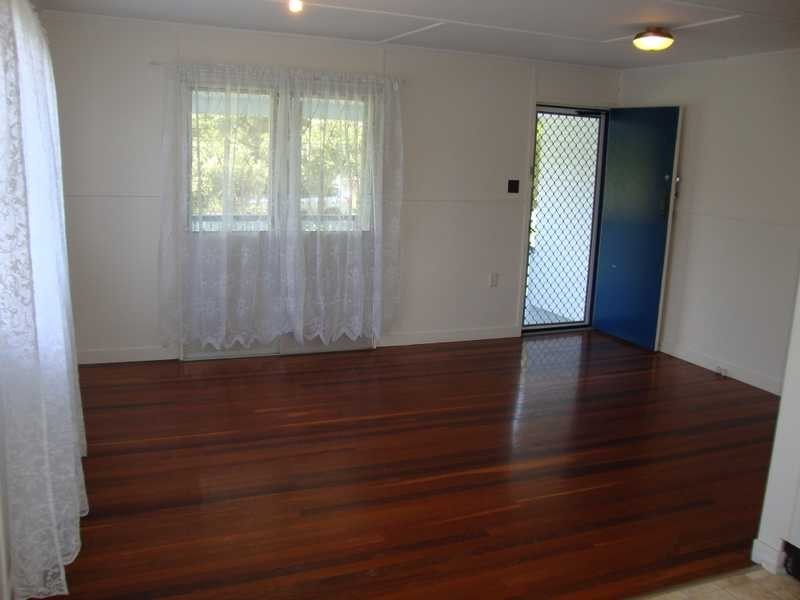 16 Crosshill Street, Leichhardt QLD 4305