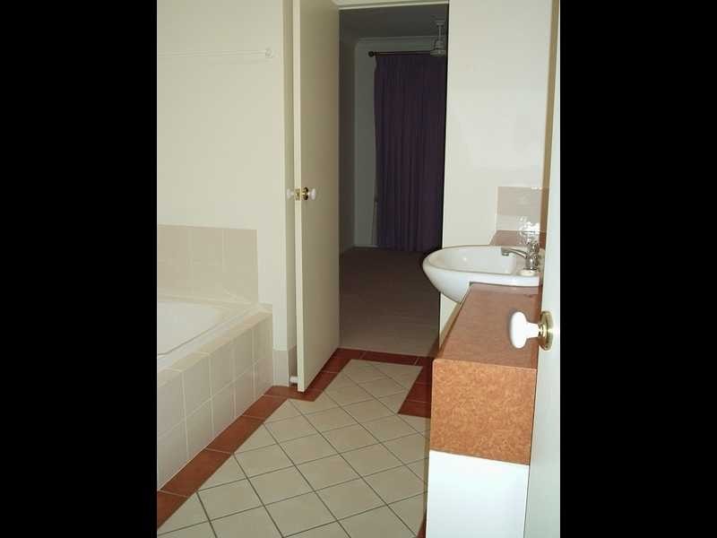 Unit 16/12 Collins Street, Brassall QLD 4305