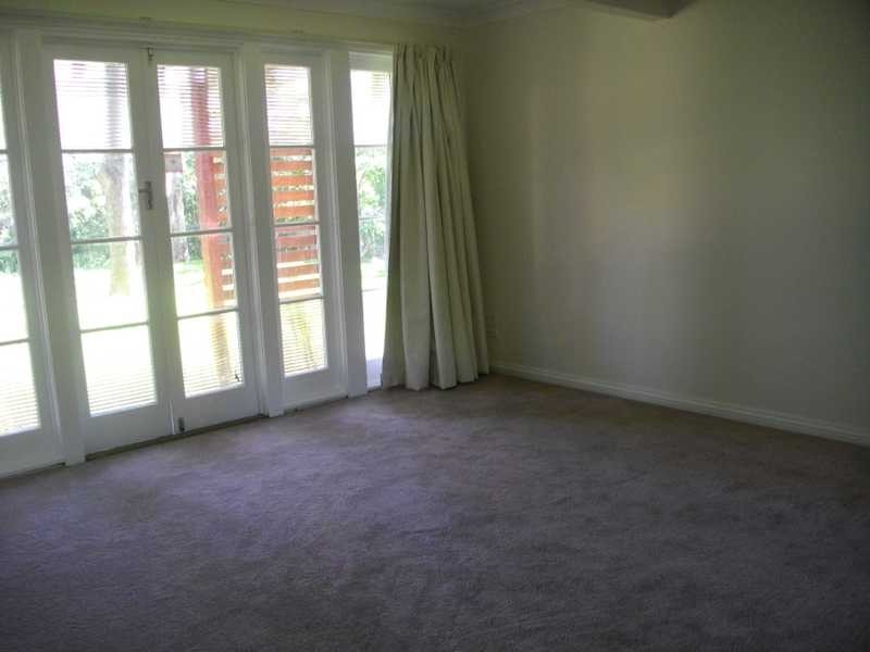 6 Macrae Street, Woodend QLD 4305